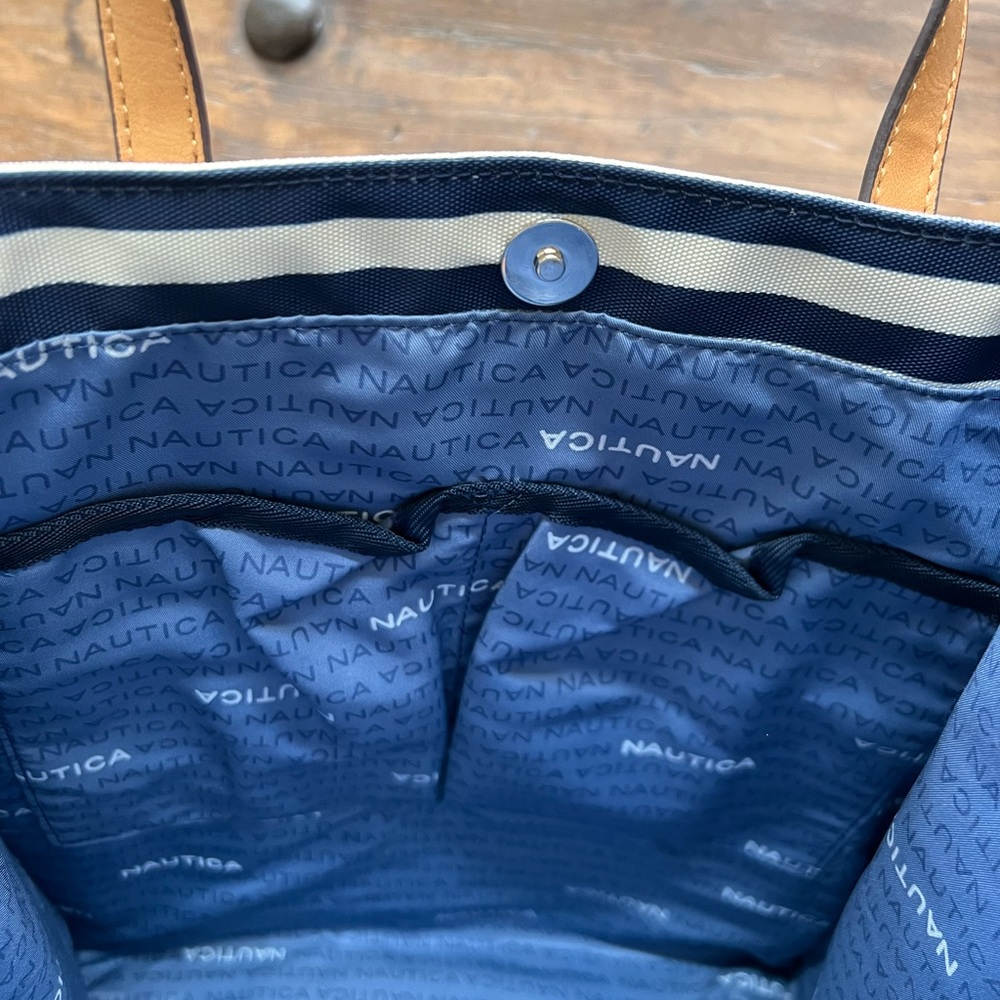 Nautica work bag, tote purse, blue nautical classic stripe NWOT adjustable - Picture 2 of 6